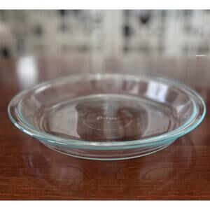 Pyrex 209 Pie Plate 9" Clear Glass – Made in USA – Mid‑Century – Microwave Safe